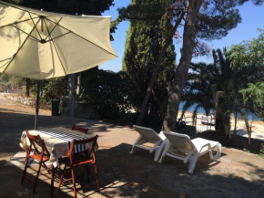  Cozy place on the beach  Трогир